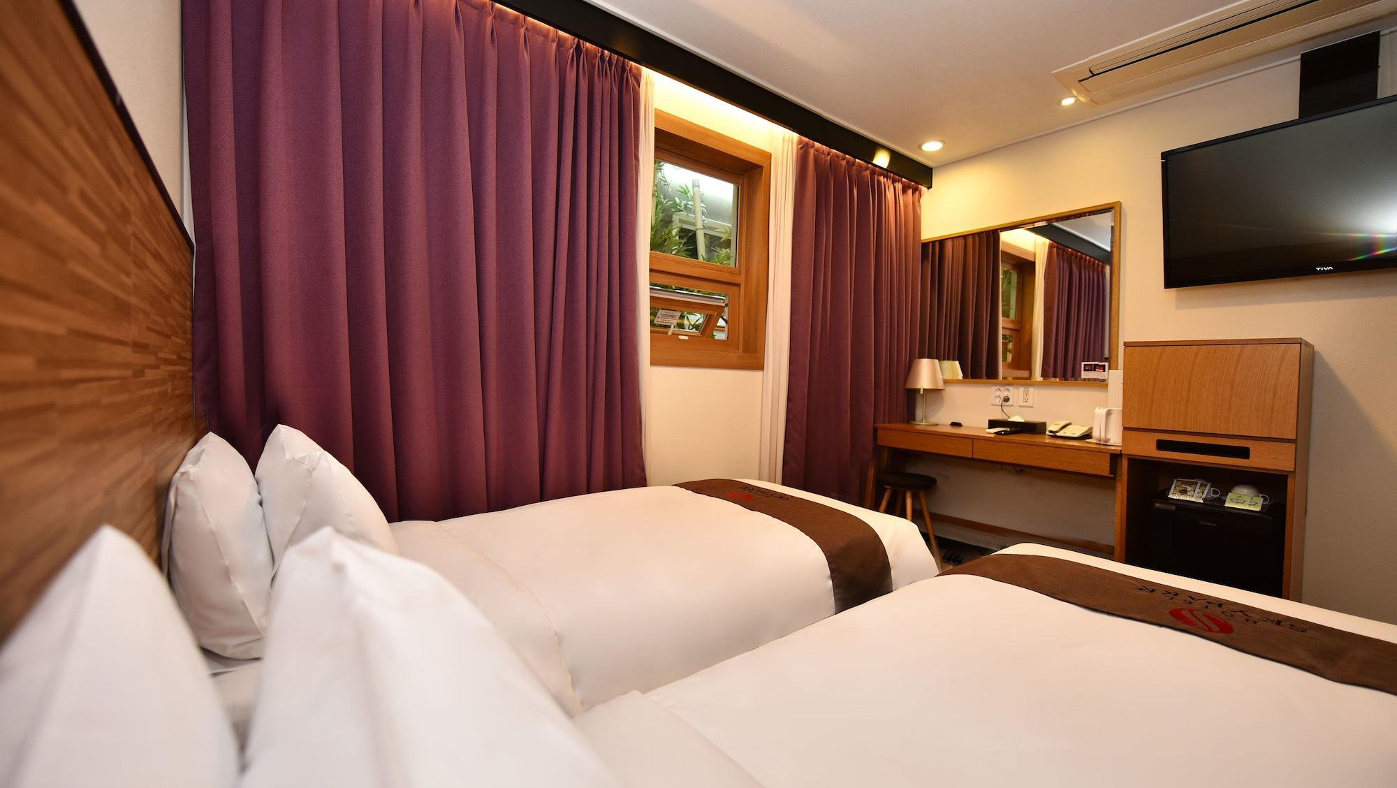 Hotel Skypark Myeongdong 1 Сеул Екстер'єр фото