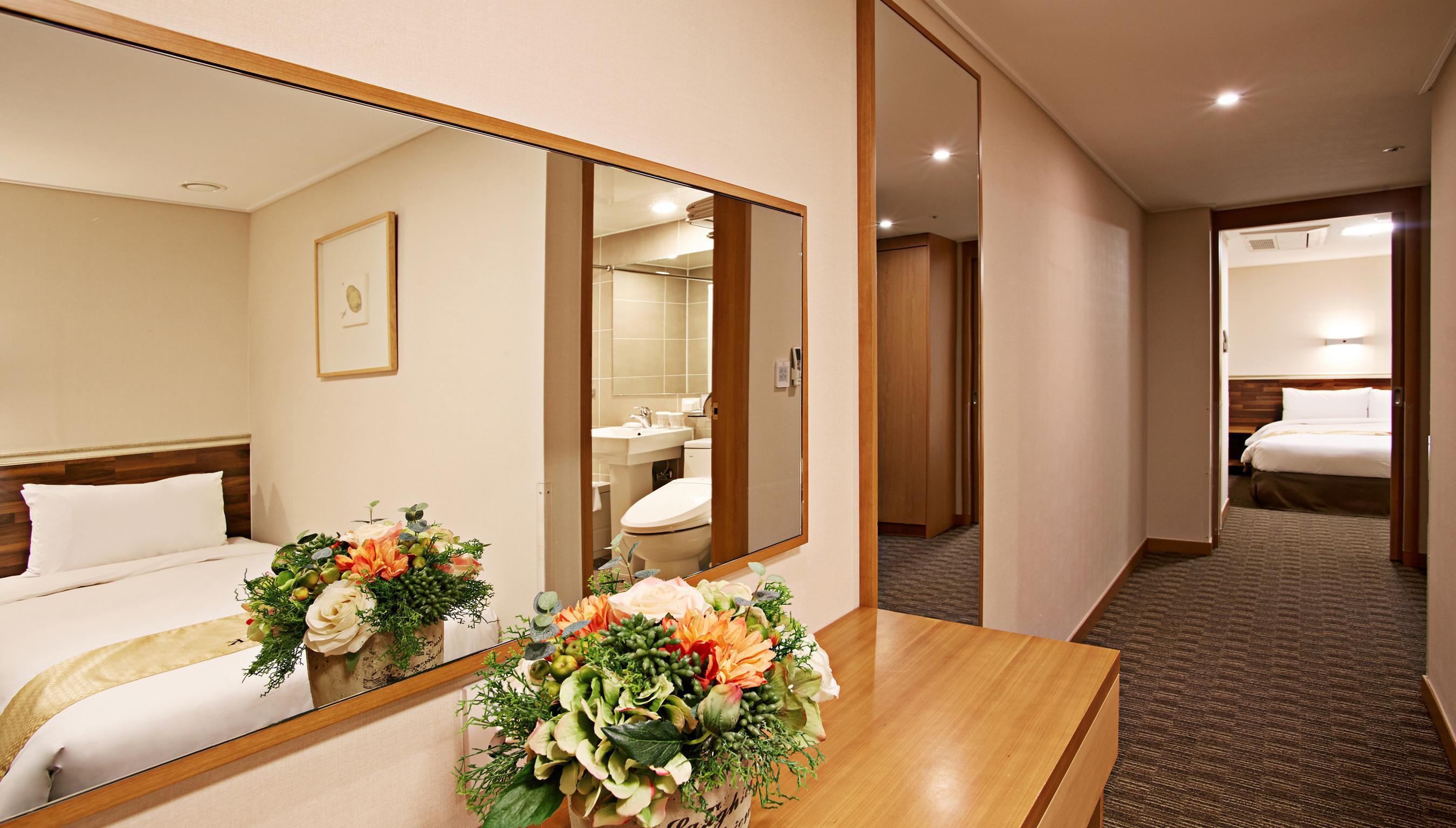 Hotel Skypark Myeongdong 1 Сеул Екстер'єр фото