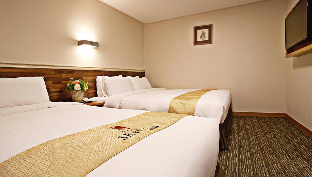 Hotel Skypark Myeongdong 1 Сеул Екстер'єр фото